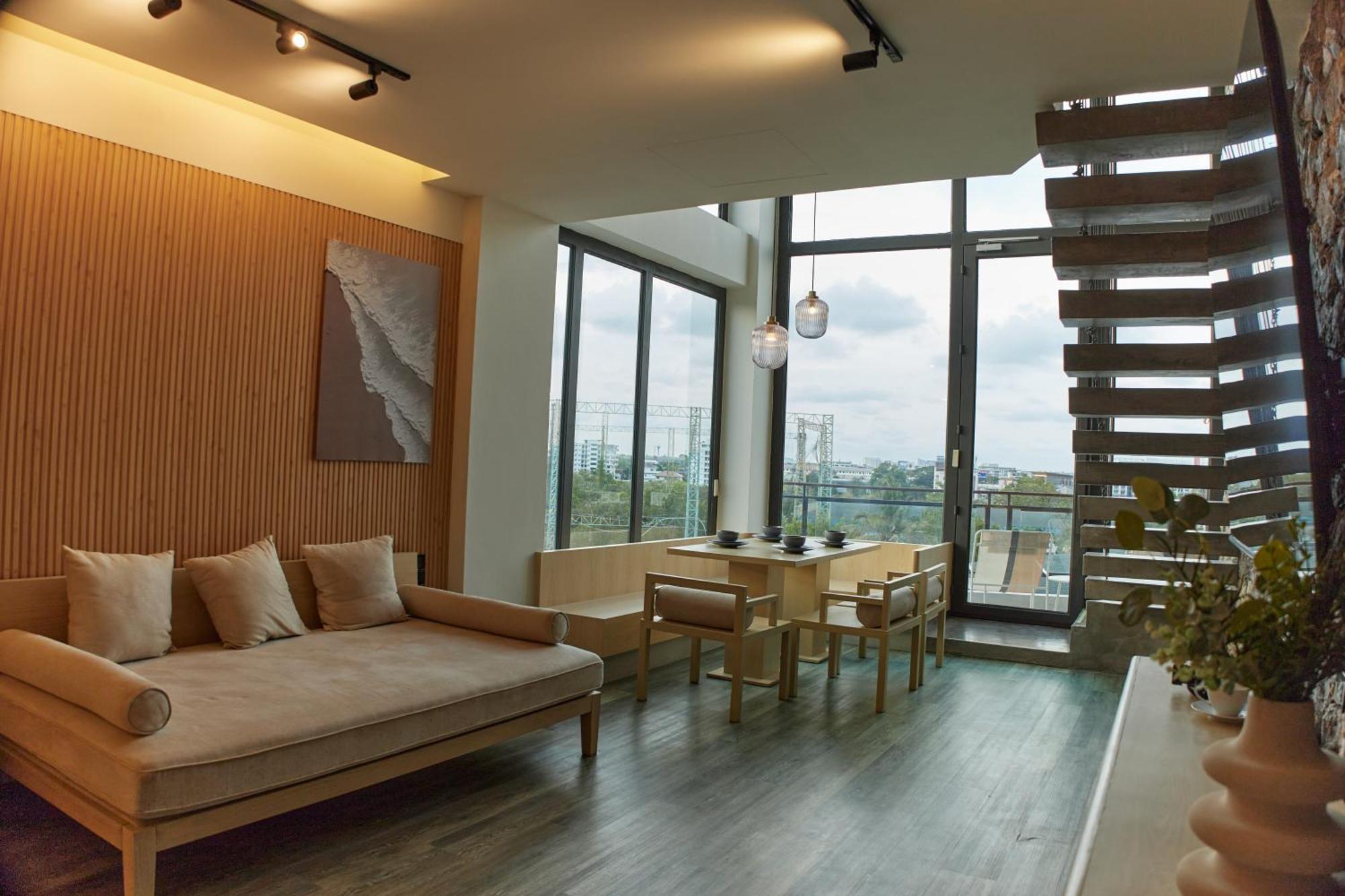 Whale - Sha Hotel Hua Hin